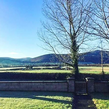 Mountain View, Newcastle Holiday home *